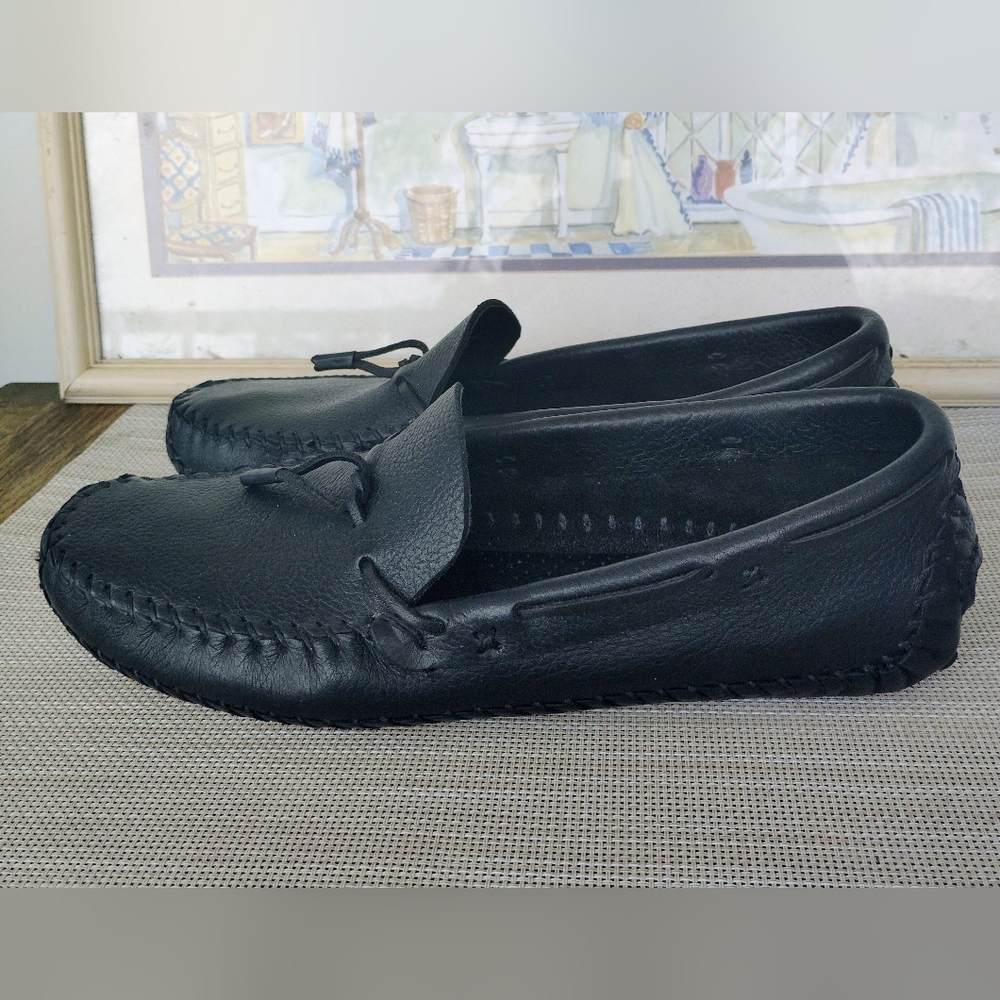 Minnetonka "P.W." Black Textured Leather Hand-Sewn Driving Mocs. Size 11.